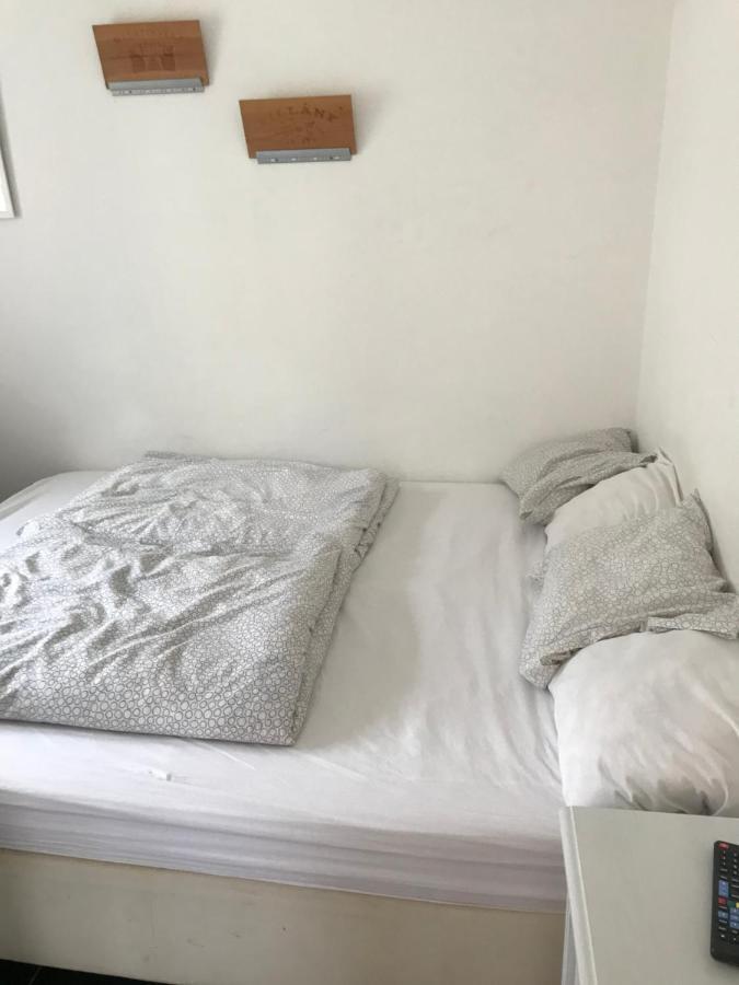 Kerti Franciaagyas Apartman Vác Exterior photo