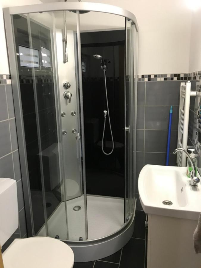 Kerti Franciaagyas Apartman Vác Exterior photo